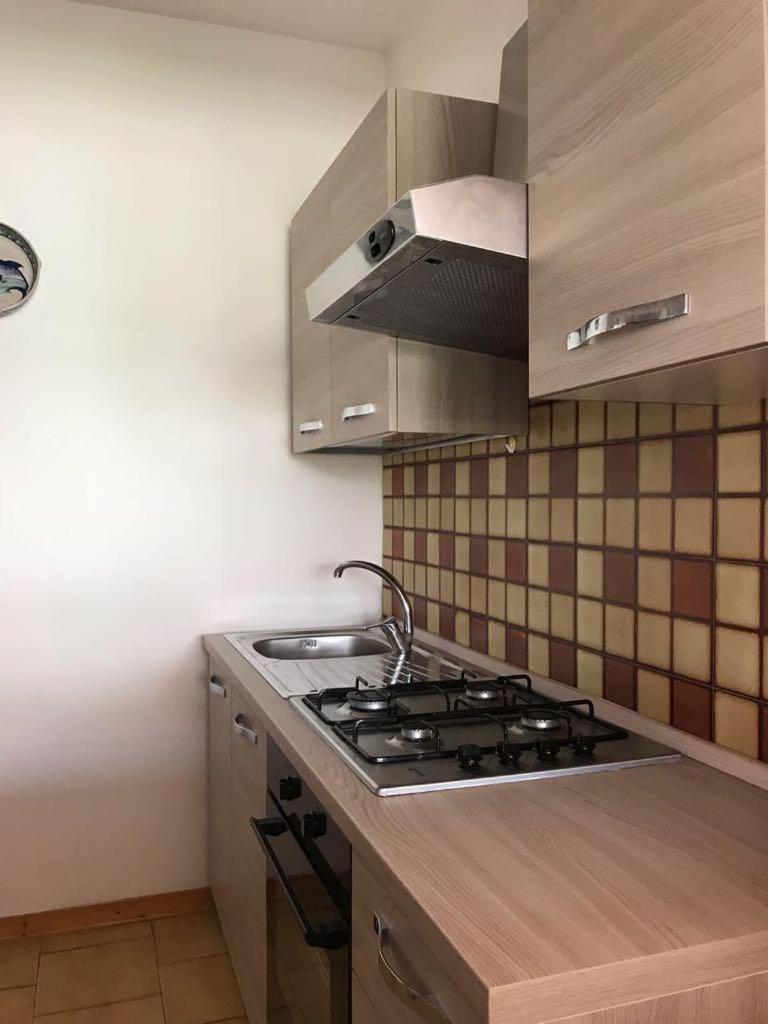 Appartamento Con Veranda Primo Piano Reitani ภายนอก รูปภาพ
